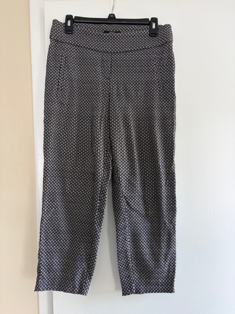 Apt. 9 Black & White Geometric Capris